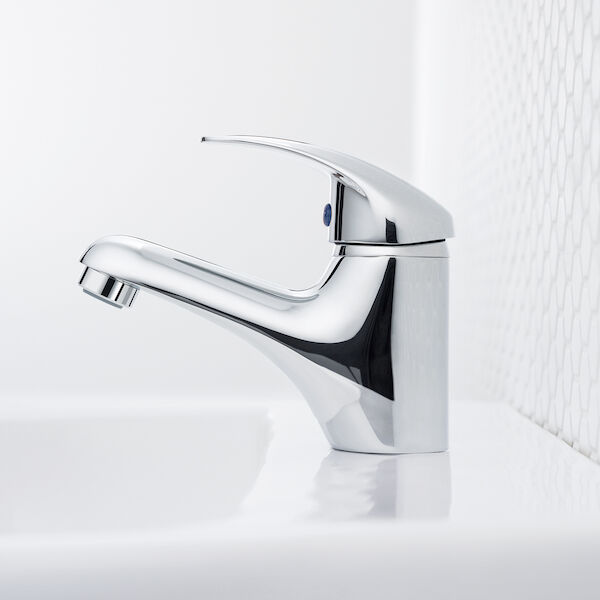 https://stsharedaueastprodn8wg.blob.core.windows.net/pim-assets/ProductThumbnail/Caroma_Coolibah_Acqua_Basin_Mixer_90987C5A_LS_52779.jpg